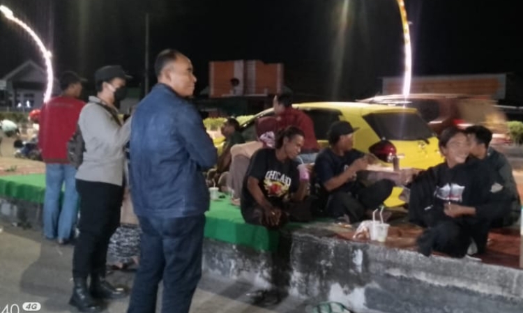 Antisipasi Kejahatan, Polisi Bubarkan Remaja Nongkrong di Terowongan Nur Mentaya