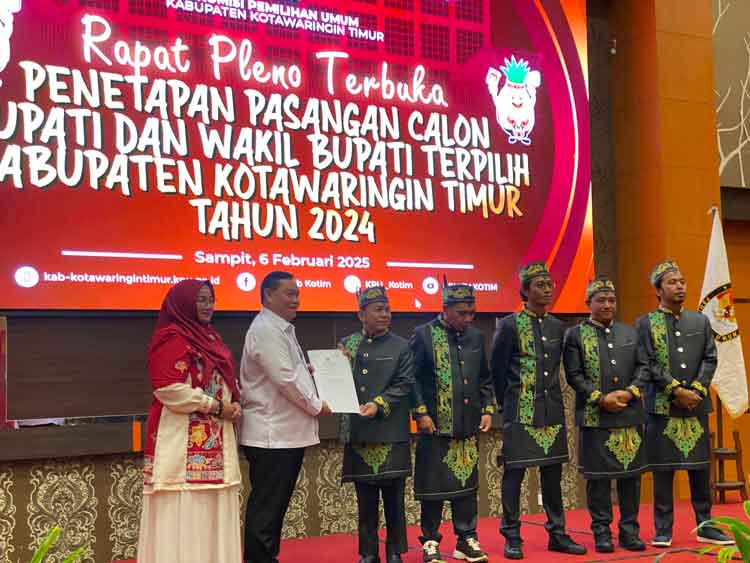 KPU Kotim Tetapkan Halikinnor-Irawati sebagai Bupati dan Wakil Bupati Terpilih