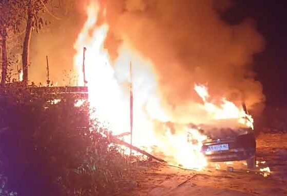 Sebuah pikap di Kasongan hangus terbakar, Senin, 18 Februari 2025 malam