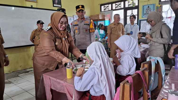19 Sekolah di Kotim Terima Program Makan Bergizi Gratis