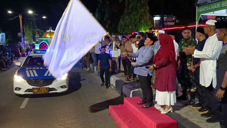 Antusiasme Warga Meriahkan Pawai Takbiran di Sampit, Halikinnor Beri Apresiasi