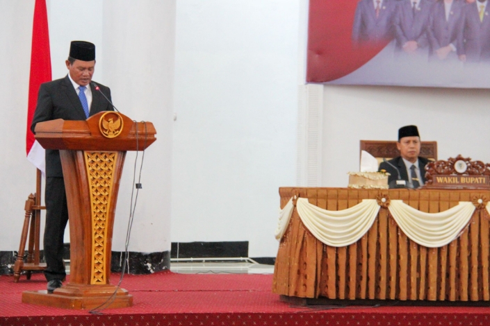 Bupati Seruyan Sampaikan Visi dan Misi di Paripurna DPRD