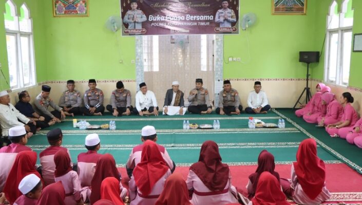 Kegiatan buka puasa bersama Kapolres Kotim dengan anak Panti Asuhan Bahagia Sampit.