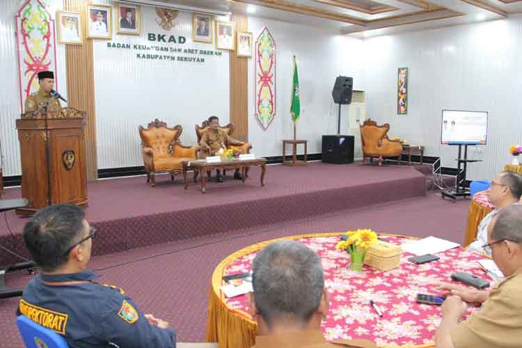 Buka Sosialisasi Penyesuaian APBD 2025, Wakil Bupati Seruyan Tekankan Efisiensi Anggaran