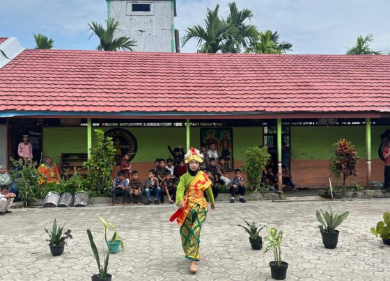 Begini Antusiasme Siswa siswi SDN 2 Ketapang Sampit Peringati Hari Kartini, Senin, 21 April 2025