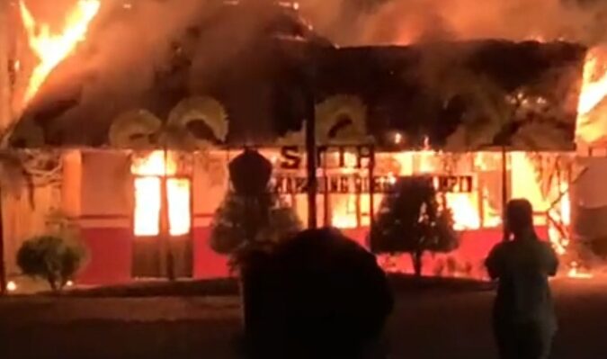 Kebakaran yang melanda perkantoran STIH Habaring Hurung Sampit, Rabu dini hari, 16 April 2025