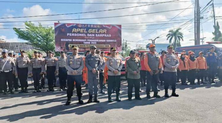 Apel gelar personel dan sarpras dalam rangka kesiapan menghadapi penanggulangan karhutla tahun 2025, umat, 16 Mei 2025.
