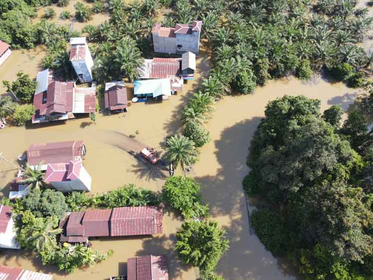 Banjir Meninggi di Tumbang Mujam, Satu Rumah dan Fasilitas Umum Terendam