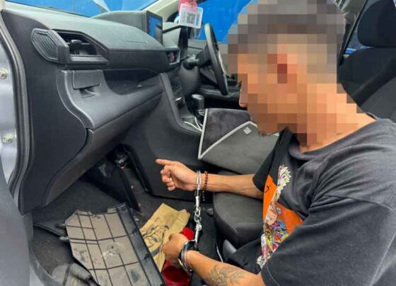 DA pemuda asal Sampit, yang membawa sabu dari Kalimantan Barat di dalam mobilnya saat dibekuk aparat kepolisian
