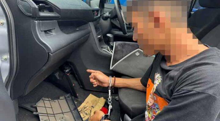 DA pemuda asal Sampit, yang membawa sabu dari Kalimantan Barat di dalam mobilnya saat dibekuk aparat kepolisian