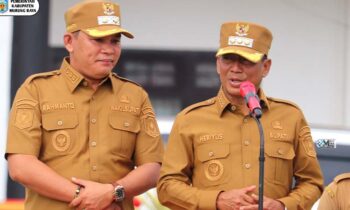 Di hari pertama masuk kerja pascalibur Idulfitri Bupati Murung Raya (Mura), Heriyus didampingi Wakil Bupati Mura, Rahmanto Muhidin memimpin apel gabungan.