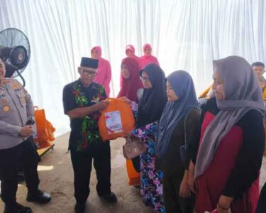 Gebyar Posyandu Presisi Polres Kotim dalam rangka Percepatan Penurunan Stunting Kabupaten Kotim di Kantor Desa Pelangsian, Kecamatan MB Ketapang, Kamis, 22 Mei 2025.