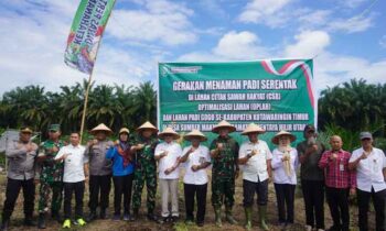 Gerakan Menanam Padi Serentak di Lokasi Cetak Sawah Rakyat di Kecamatan Mentaya Hilir Utara, Kabupaten Kotim, Rabu, 28 Mei 2025.