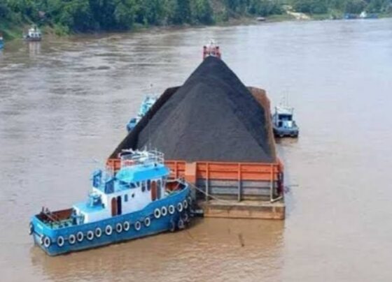 Ilustrasi tugboat dan tongkang pembawa batu bara milik perusahaan.