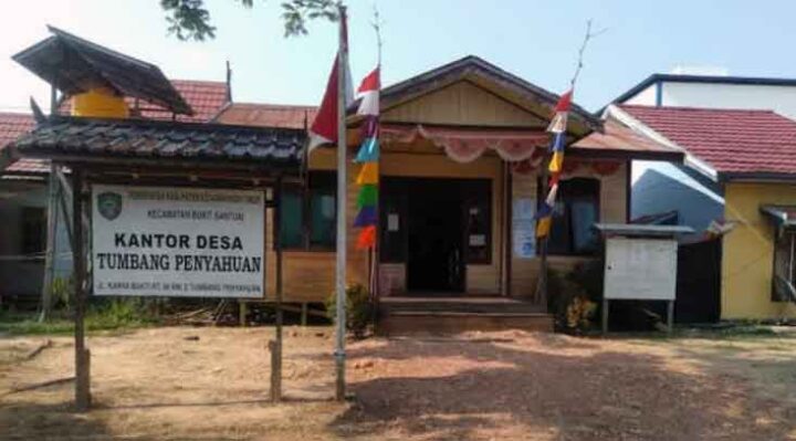 Kantor Desa Tumbang Penyahuan, Kecamatan Bukit Santuai, Kabupaten Kotawaringin Timur.
