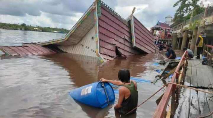 Kapal Wisata Pemkab Kotim yang sempat karam.