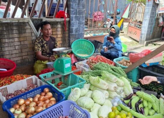 Pedagang di Pasar Keramat Sampit