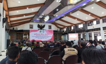 Pelantikan Dewan Koperasi Indonesia Daerah Kabupaten Kotawaringin Timur masa bhakti 2024 2029 di Gedung Serbaguna, Sampit, Senin, 26 Mei 2025.