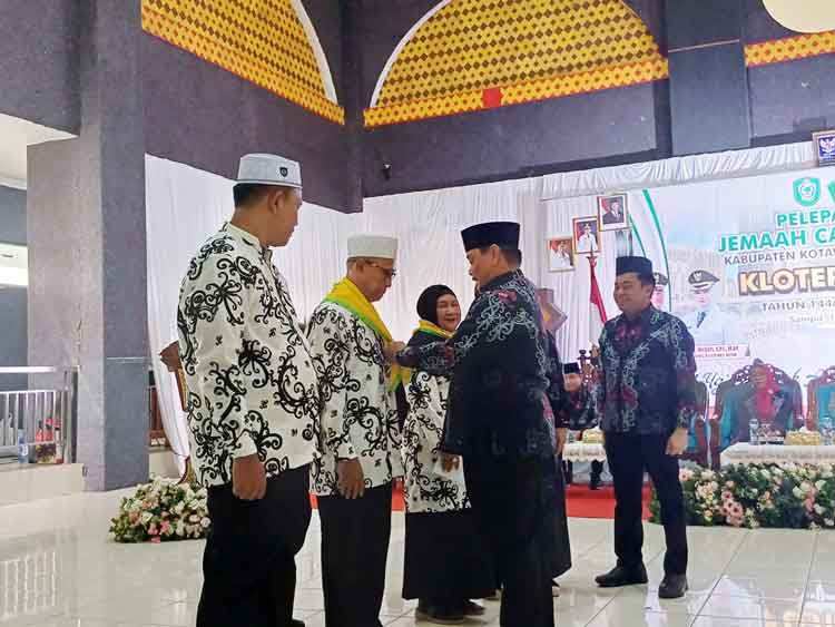 Dukung Ibadah Haji, Pemkab Kotim Sediakan Transportasi Udara dan Uang Saku