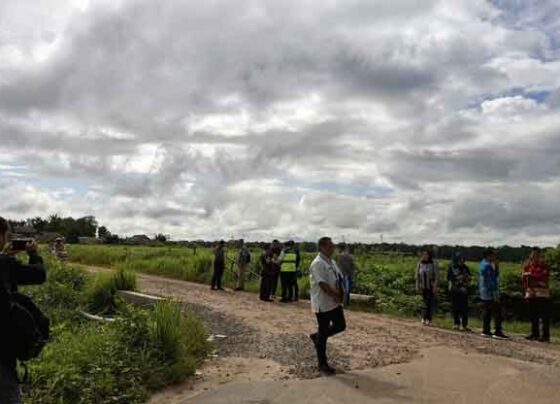 Pemantauan pengembangan areal Bandara H Asan Sampit.