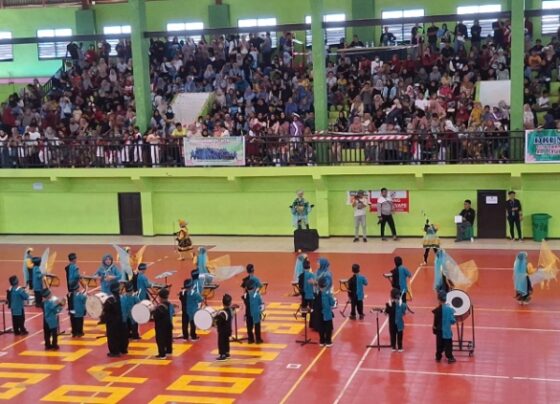 Penampilan Marching Band TK Nurul Iman dalam lomba yang digelar di Indoor Stadion 29 Nopember Sampit, Minggu, 11 Mei 2025.