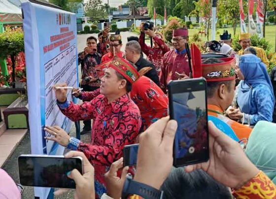 Penandatanganan Komitmen Bersama Mendukung Pelaksanaan SPMB Transparan dan Akuntabel, Jumat,23 Mei 2025