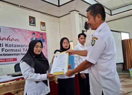 Penyerahan SK PPPK Formasi 2024 oleh BKPSDM Kotim, Rabu, 28 Mei 2025.