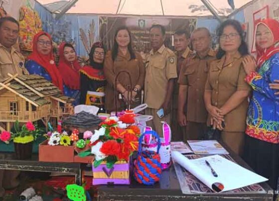Salah satu stand di Education Expo Sampit 2025 yang dibuka secara resmi, Senin, 19 Mei 2025.