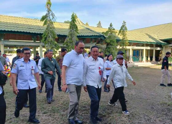 Sekjend Kementerian Sosial RI, Robben Rico melakukan kunjungan kerja di Kabupaten Katingan terkait kesiapan sekolah rakyat, Rabu sore, 21 Mei 2025.