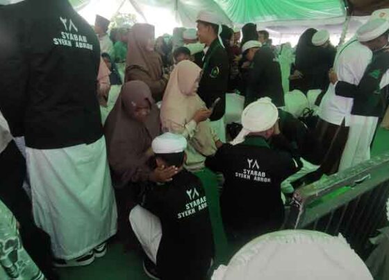 Suasana haru menyelimuti halaman Pondok Pesantren (Ponpes) Salafiyah Darul Amin Sampit, Rabu, 28 Mei 2025.
