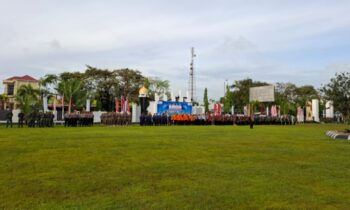 Upacara Hari Ulang Tahun ke 68 Provinsi Kalimantan Tengah di halaman Kantor Bupati Kotim, Jumat, 23 Mei 2025.