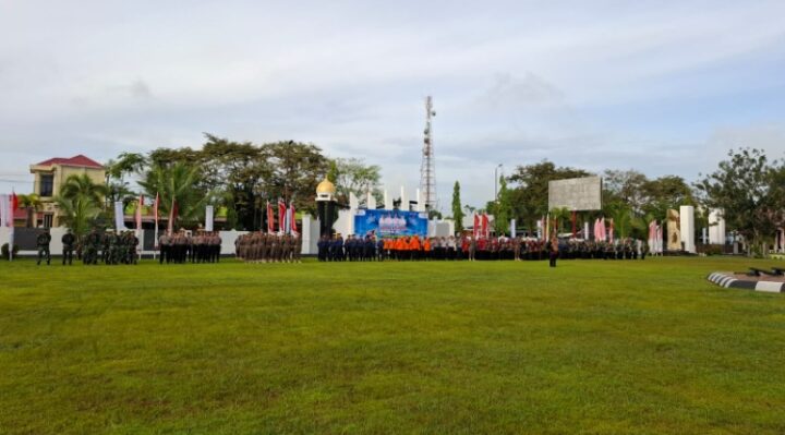 Upacara Hari Ulang Tahun ke 68 Provinsi Kalimantan Tengah di halaman Kantor Bupati Kotim, Jumat, 23 Mei 2025.