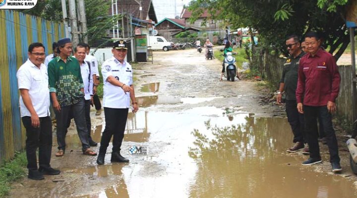 Wabup Mura Rahmanto Muhidin menyatakan pihaknya menganggarkan perbaikan akses jalan yang rusak beberapa titik di Kelurahan Muara Laung, Kecamatan Laung Tuhup.