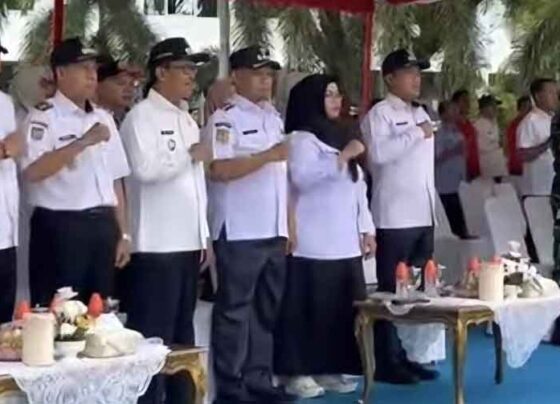 Wakil Bupati Kotim Irawati saat menghadiri apel kesiapsiagaan pengendalian dan penanggulangan kebakaran hutan dan lahan (karhutla) yang digelar di tingkat Provinsi Kalimantan Tengah .