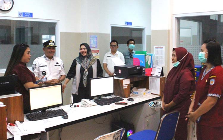 Wabup Murung Raya Tinjau Pelayanan RSUD Puruk Cahu