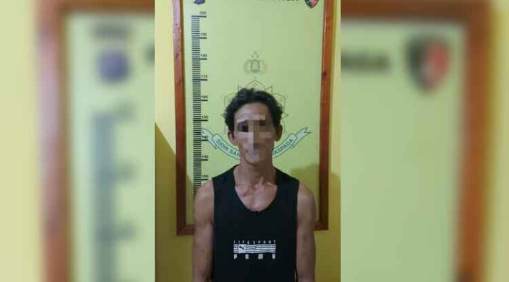 AR, tersangka kasus peredaran narkoba diamankan Polsek Cempaga