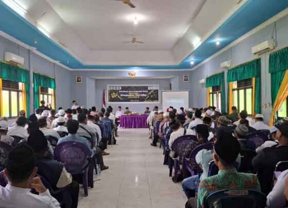 Pelatihan Juru Sembelih Halal dalam rangka menyambut Idul Adha 2025 di Aula Kemenag Kotim, Senin, 2 Juni 2025.