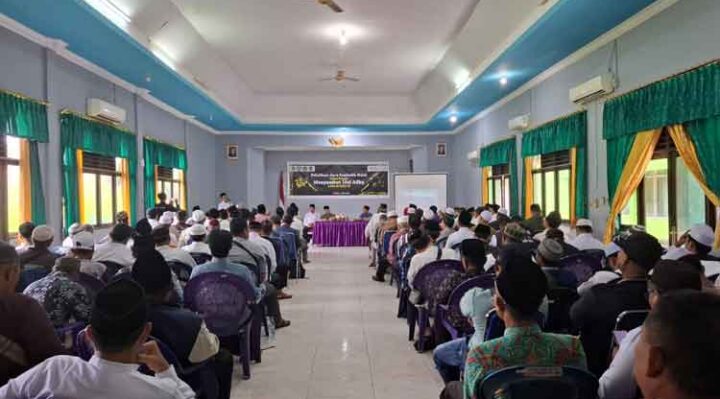 Pelatihan Juru Sembelih Halal dalam rangka menyambut Idul Adha 2025 di Aula Kemenag Kotim, Senin, 2 Juni 2025.