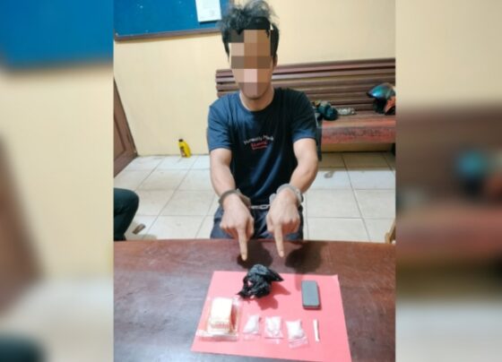 Tersangka kasus narkoba bersama barang bukti diamankan Polres Kotim.
