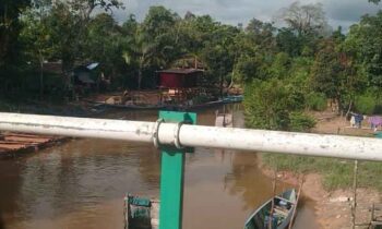 Alat milik pekerja tambang ilegal di Desa Kawan Batu yang siap digunakan untuk menambang.