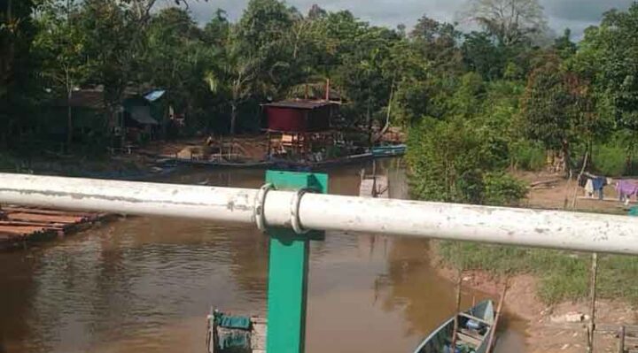 Alat milik pekerja tambang ilegal di Desa Kawan Batu yang siap digunakan untuk menambang.