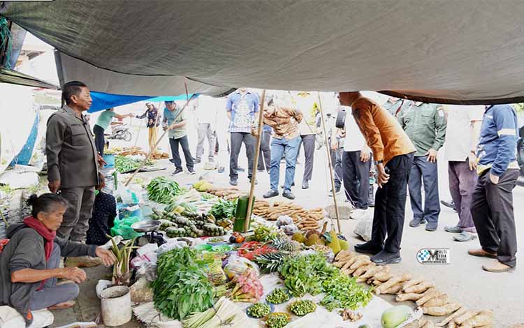 Bupati Murung Raya Tinjau Stok dan Harga Bahan Pokok, Pastikan Pasokan Aman