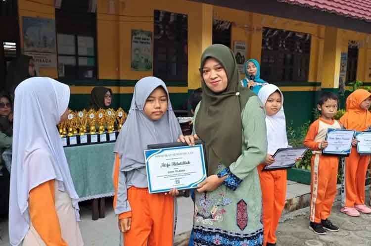 SDN 7 Baamang Hilir Bangun Karakter Positif Siswa