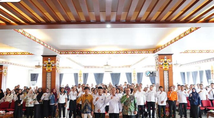 Wakil Bupati Murung Raya (Mura), Rahmanto Muhidin, dalam kegiatan sosialisasi ketenagalistrikan yang diselenggarakan oleh UP3 PLN di Aula Desa Batu Bua II, Kecamatan Laung Tuhup, Selasa, 3 Juni 2025.