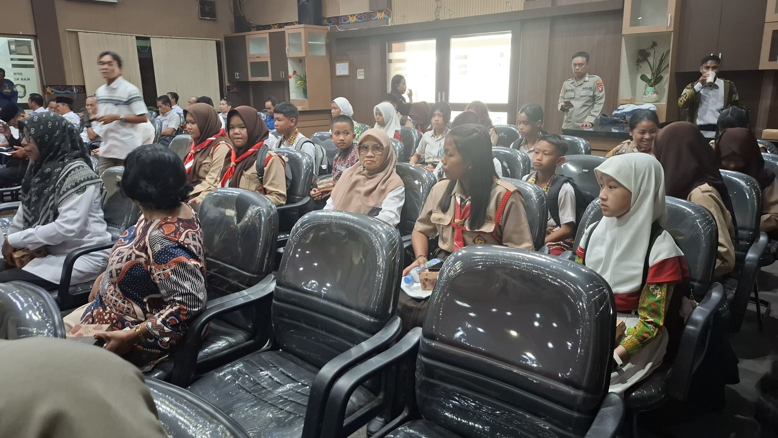 Murid SMP Negeri 1 Sampit Diajarkan Berdemokrasi dengan Cara ini