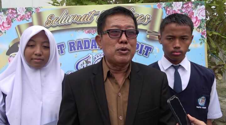 Kepala SMPN 1 Sampit