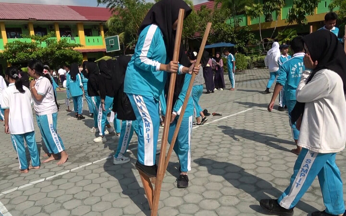 SMPN 1 Sampit Bangun Budaya Belajar Kolaboratif tanpa Gawai