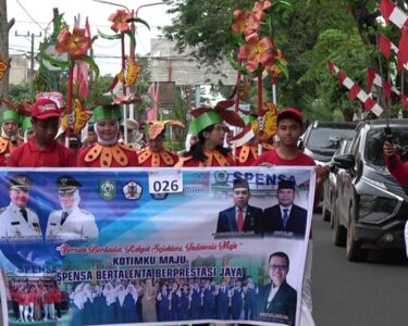 SMPN 1 Sampit Gelar Pawai HUT Ke-80 Republik Indonesia.