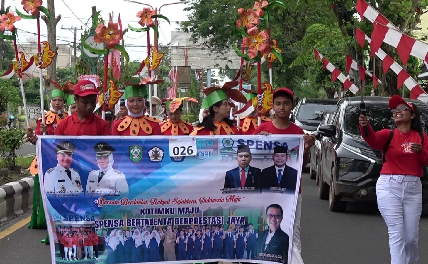 Orangtua Jadi Motor Kolaborasi di Pawai HUT RI SMPN 1 Sampit