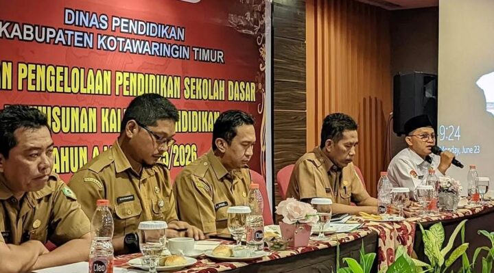 Penyusunan kalender pendidikan.